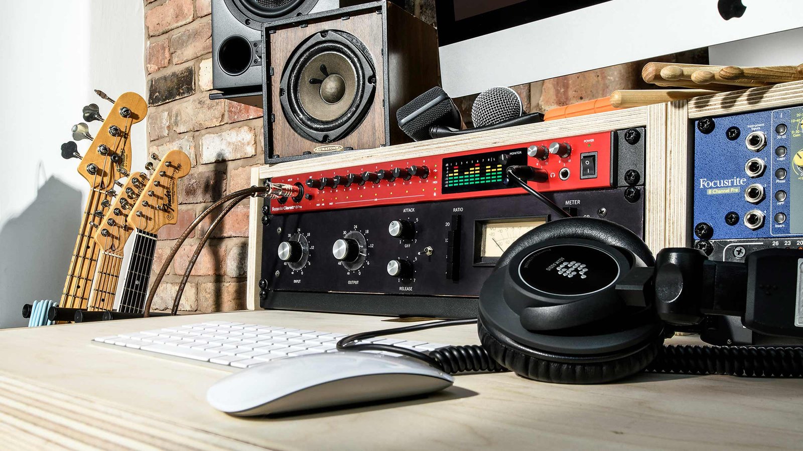 clarett-plus-8pre-img1-2400-1350