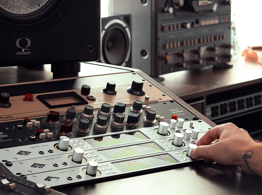 apollo_x6_feature_sm_1_669853c0-dd6d-4057-b39f-c94aa8e4d19b