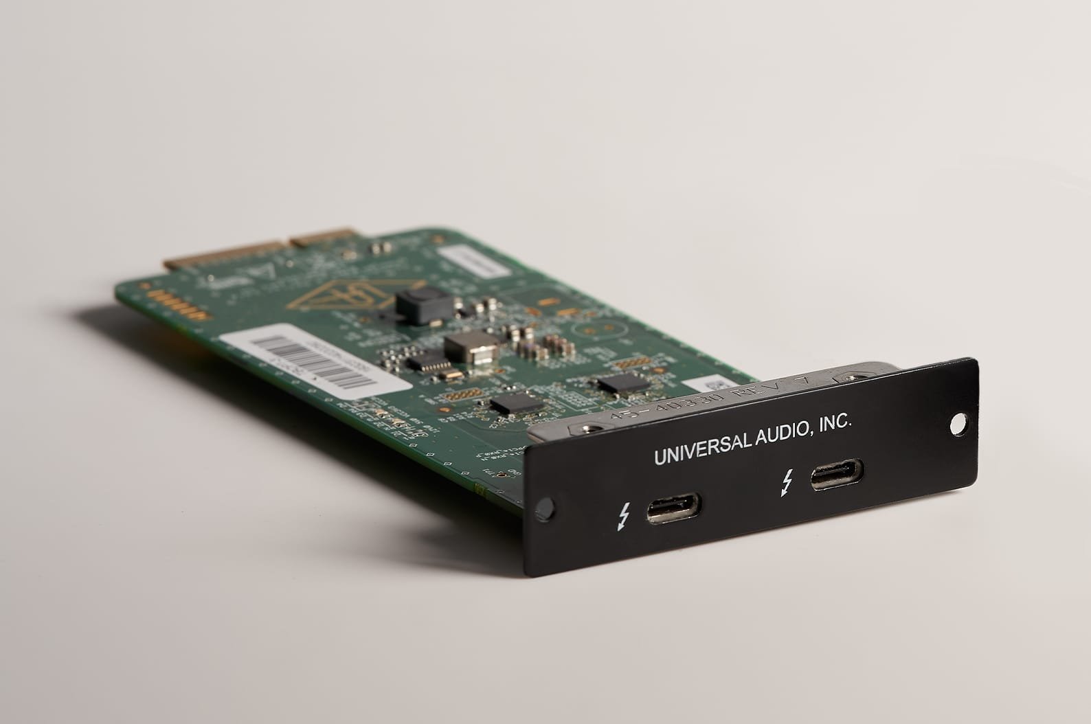thunderbolt_3_option_card_feature_lg_v2