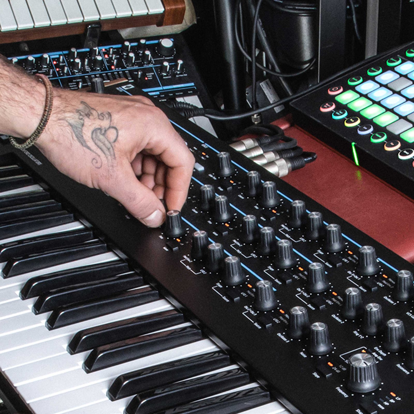 novsynth09-the-best-sounding-synthesiser-novation-has-ever-made-2400-2400