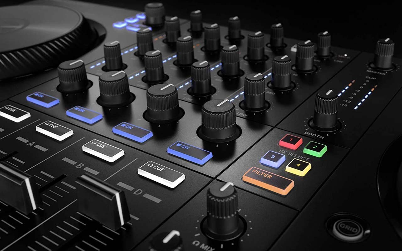 Native Instruments Traktor Kontrol S3 (1)
