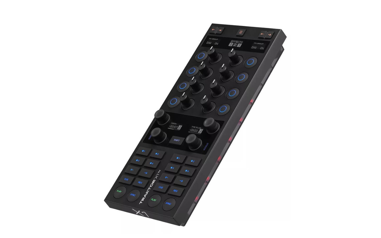 Native Instruments Traktor X1 MK3 (2)