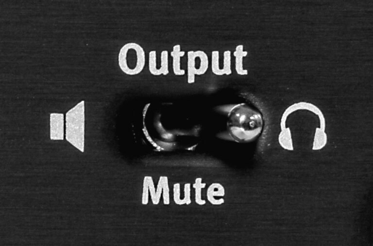 imgi_11_Phonitor3DAC_Mute