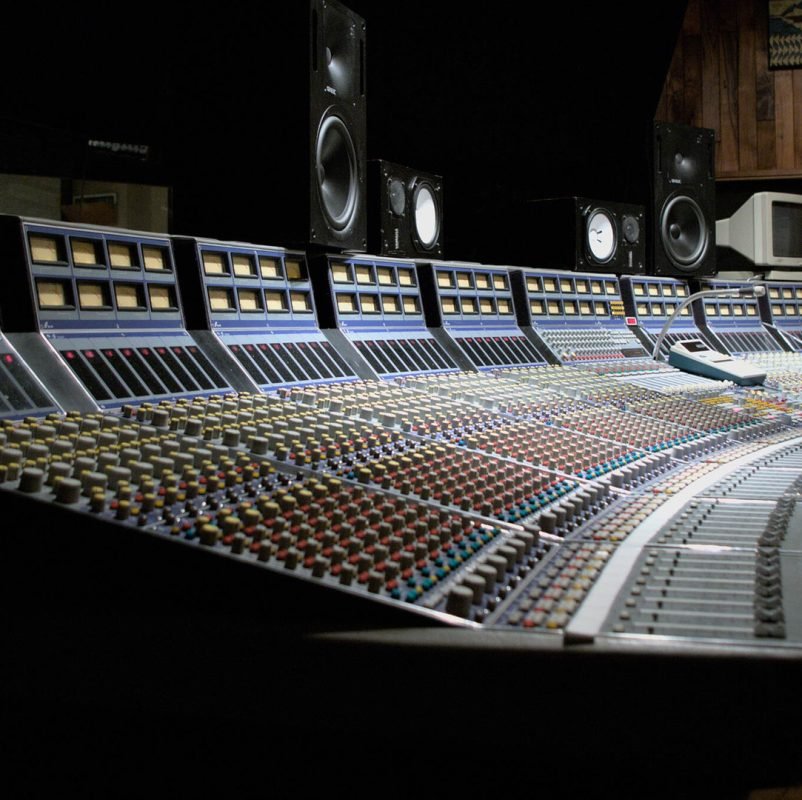 clarett-plus-get-the-console-sound-2400-x-1350