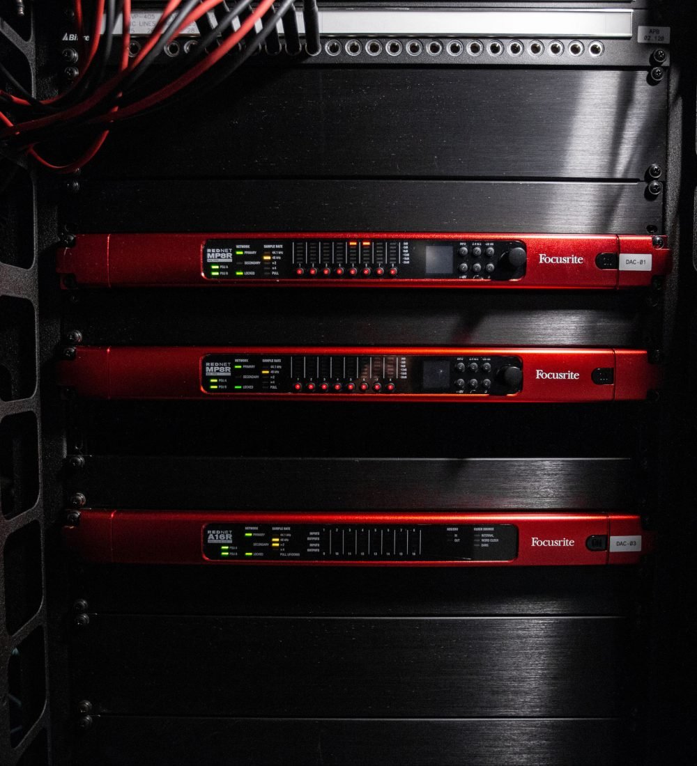 rednet-mp8r-lifestyle-5-2400-2400